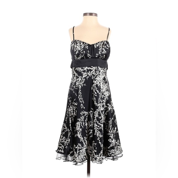 Speechless | Tulle Lined Black & White Floral Adjustable Straps Dress Size 9 - Picture 4 of 12